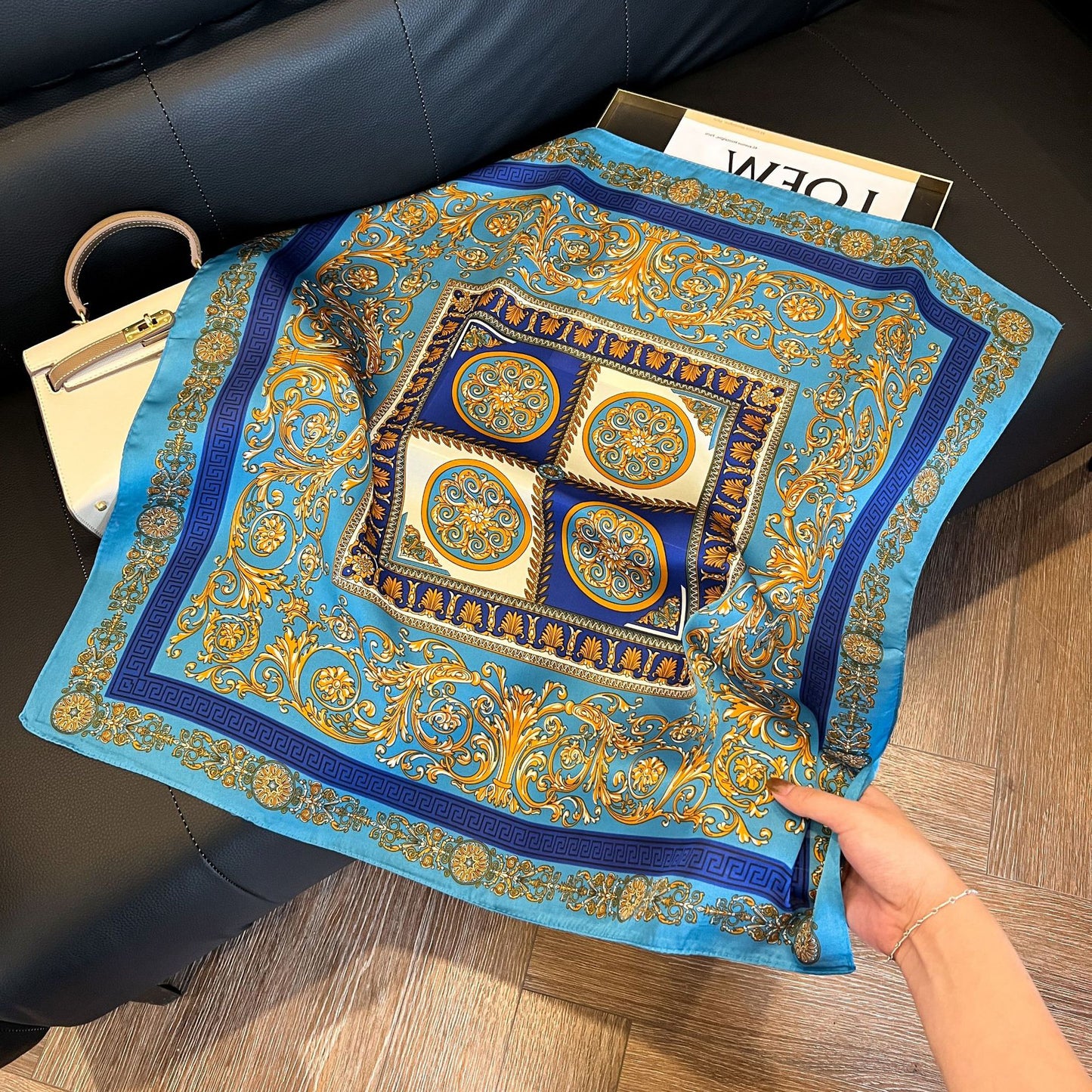Foulard carré de soie 70 - Barocco Azzurro