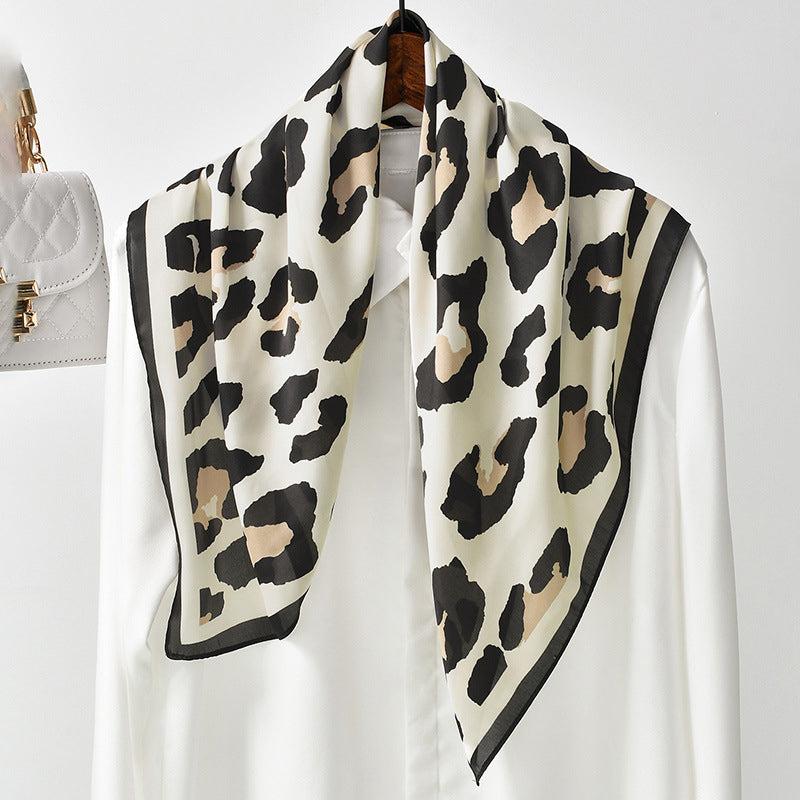 Foulard carré de soie 70 - L'Instinct Sauvage