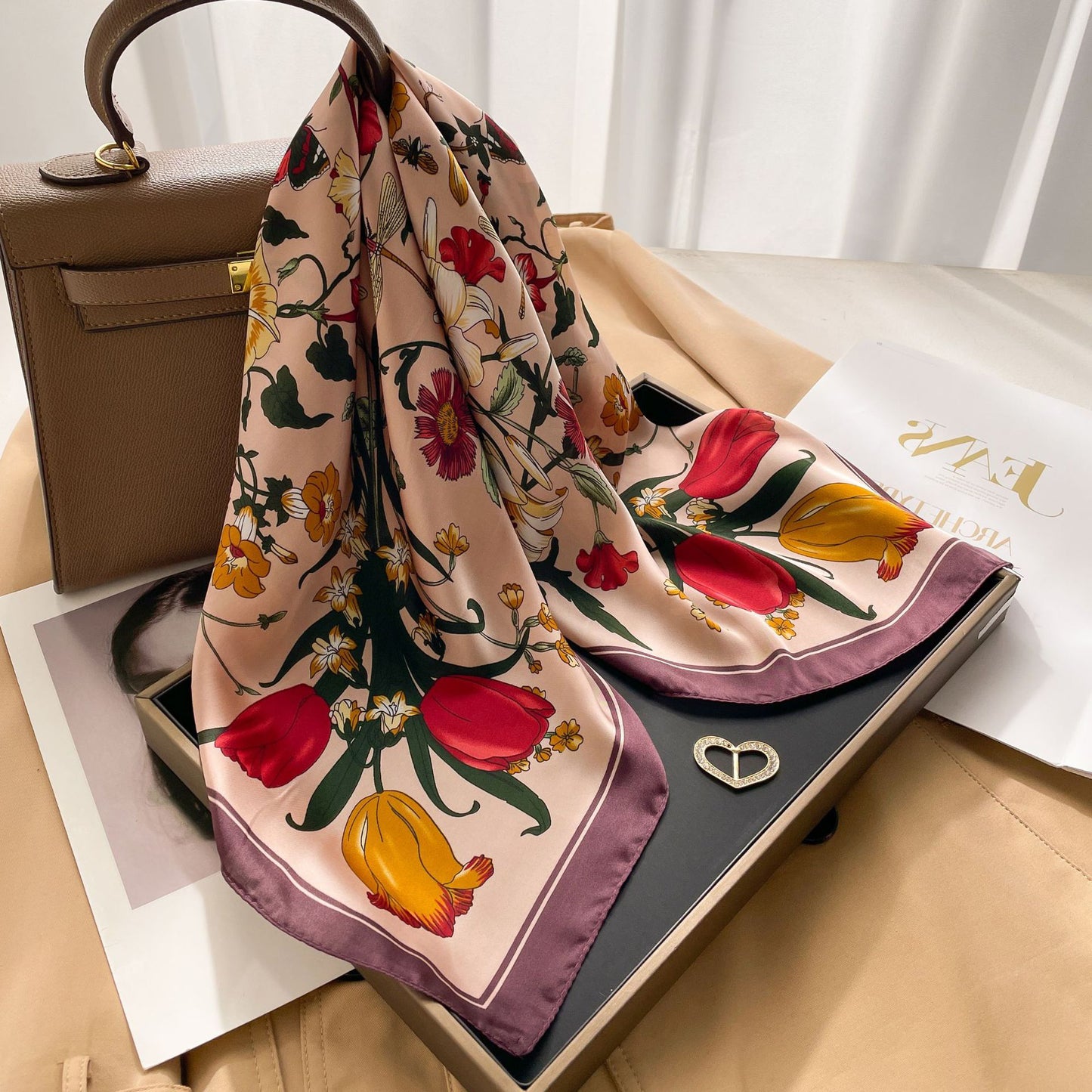 Foulard carré de soie 70 - Le Jardin Secret