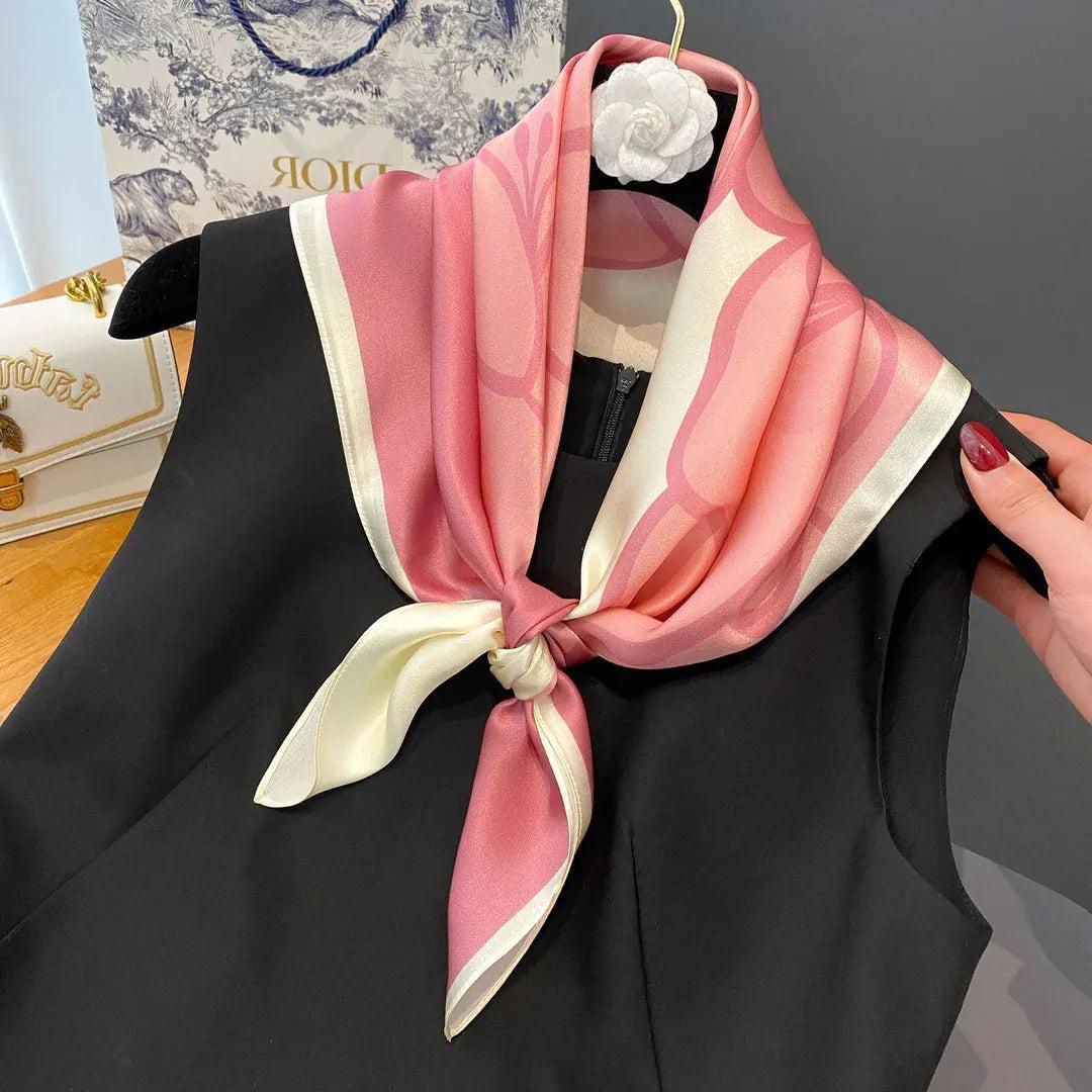 Foulard carré de soie 70 - L'Hibiscus Rose-Maison Berettini