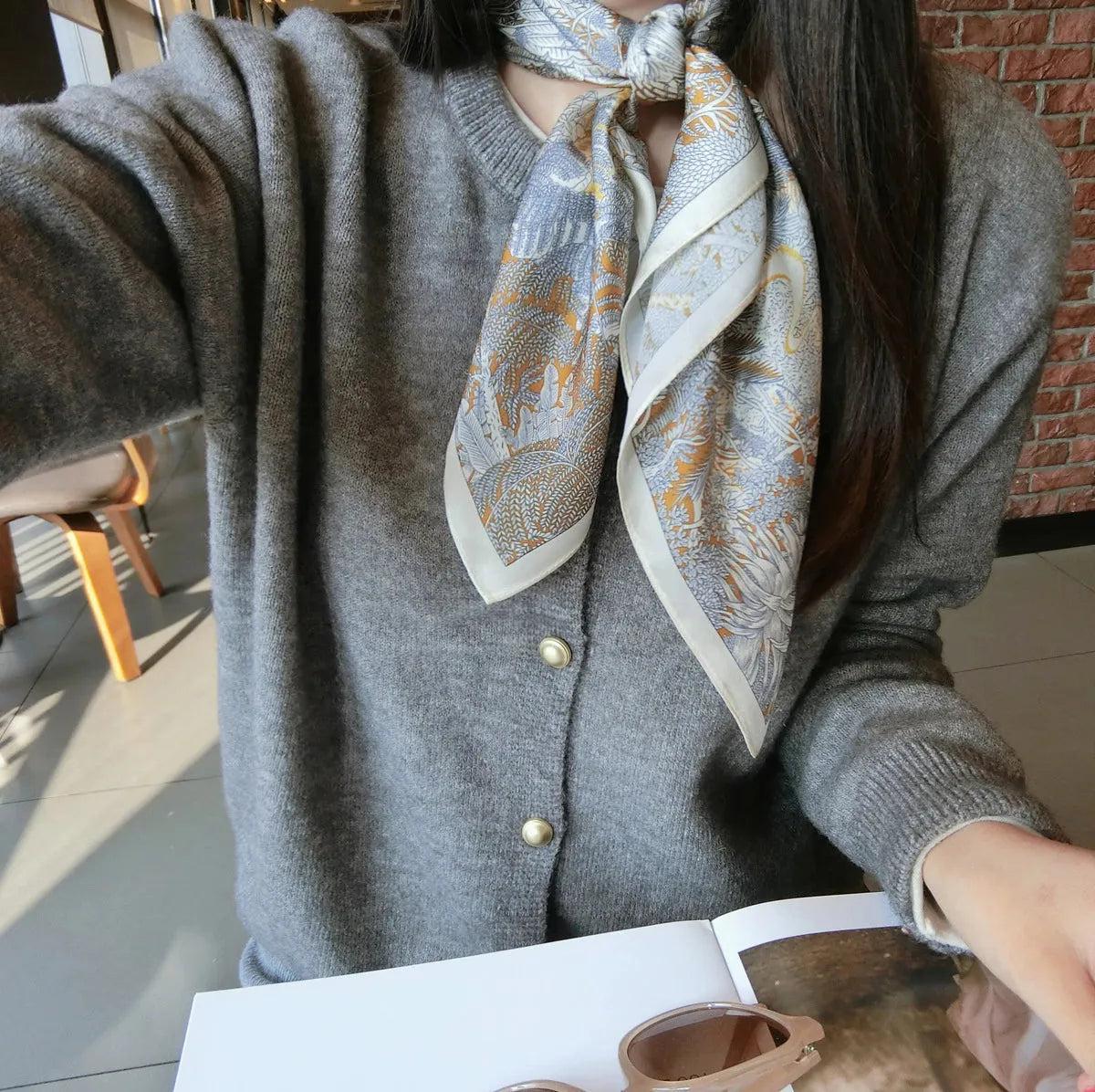 Foulard carré de soie 70 - Le Temple Sauvage-Maison Berettini