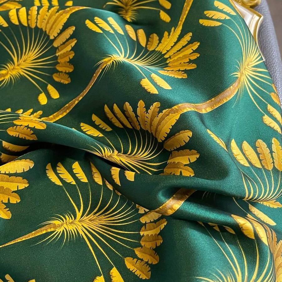 Foulard carré de soie 70 - Les Feuilles d’Or-Maison Berettini