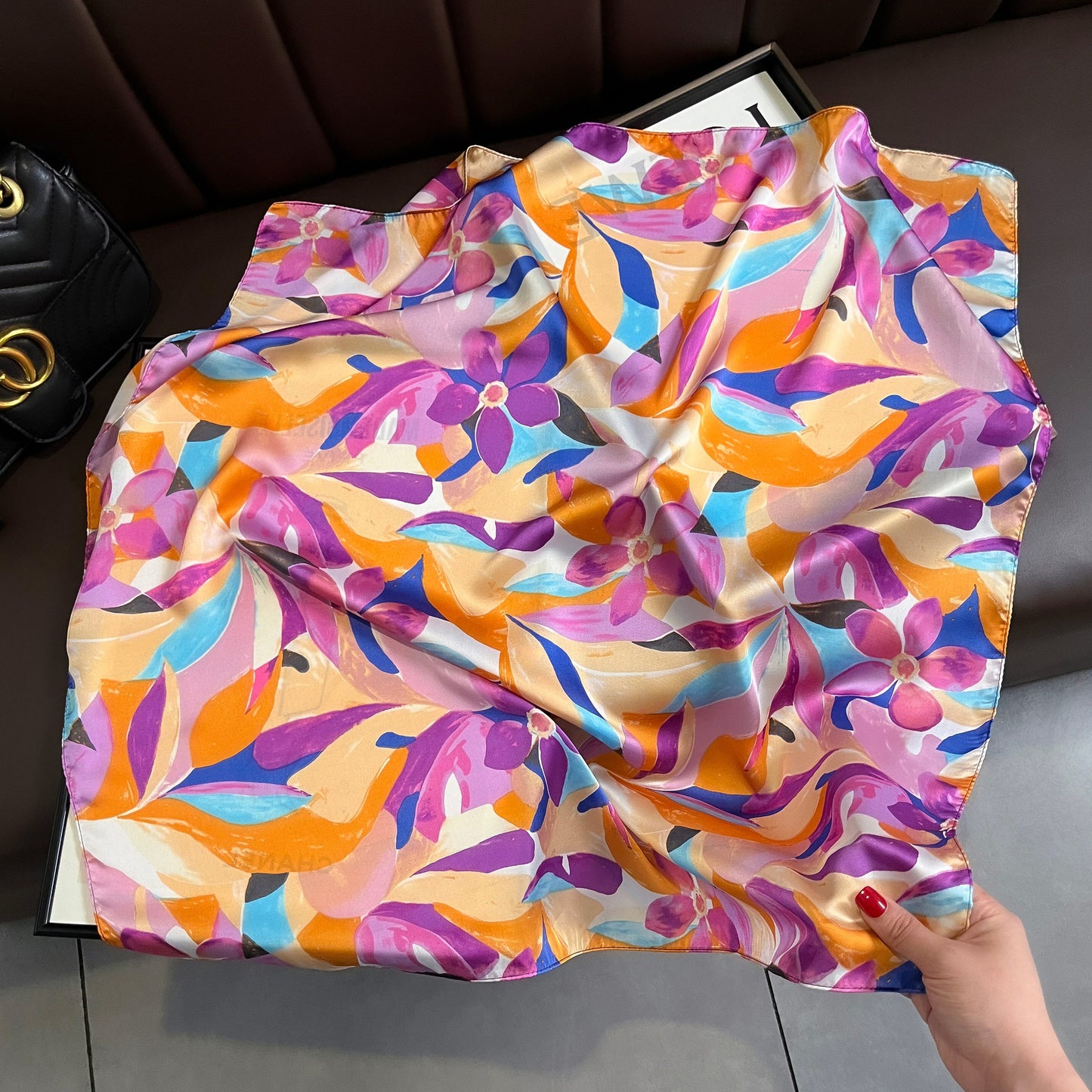 Foulard carré de soie 70 - Fleurs Solaires