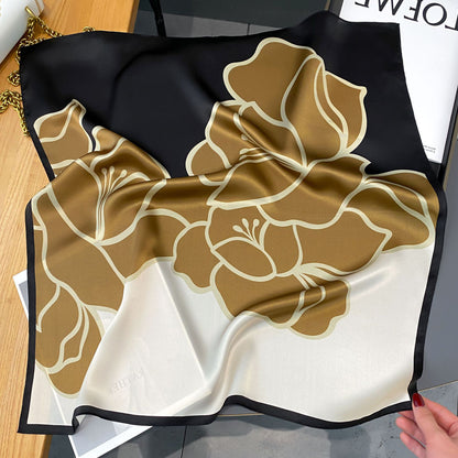 Foulard carré de soie 70 - L’Hibiscus Noir