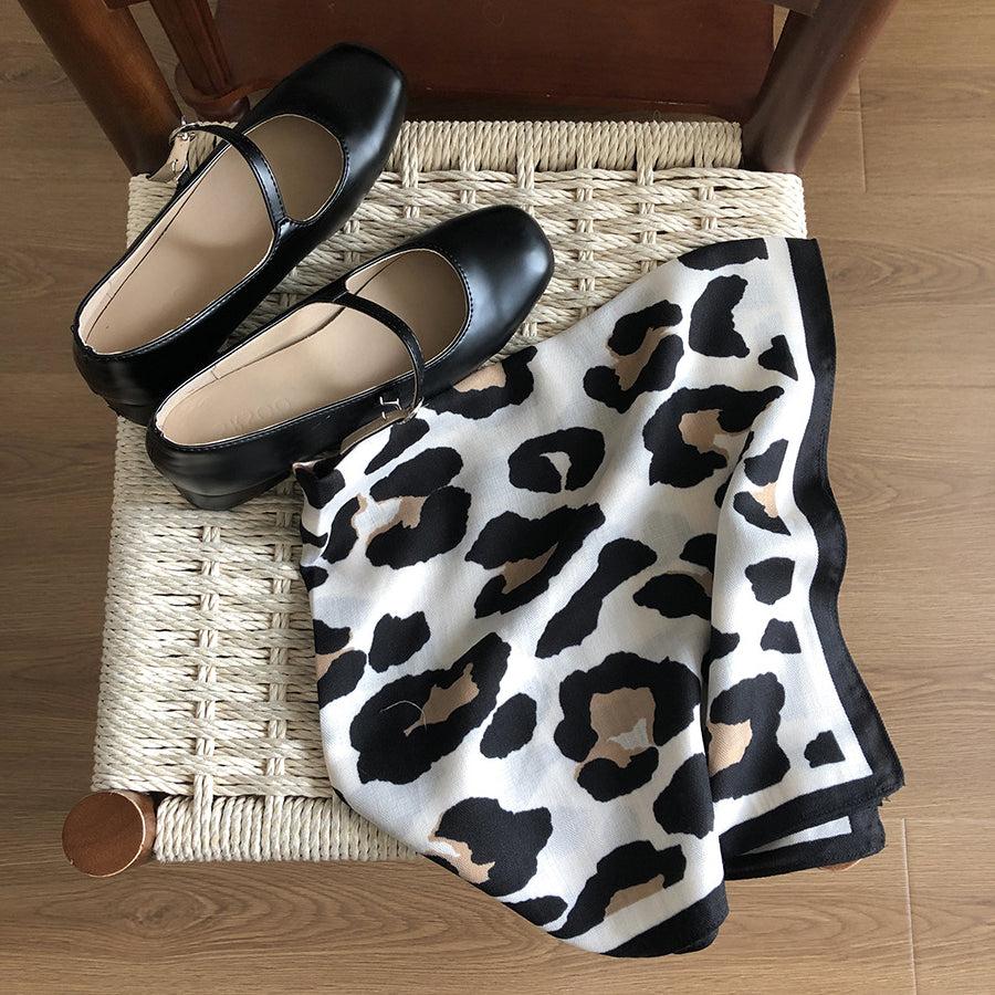 Foulard carré de soie 70 - L'Instinct Sauvage