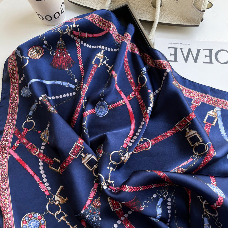 Foulard carré de soie 70 - L'Ornement Cavalier Bleu