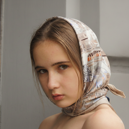 Foulard carré de soie 70 - La Cité des Rêves