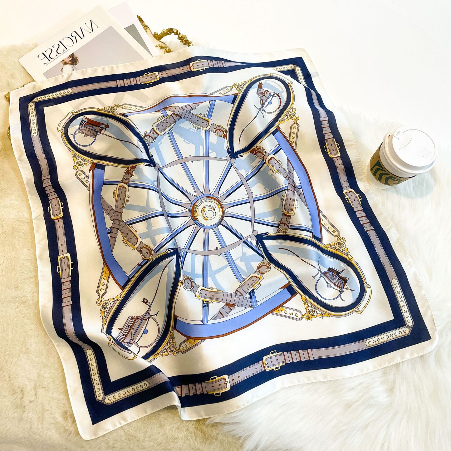 Foulard carré de soie 70 - La Ronde Équestre Bleu