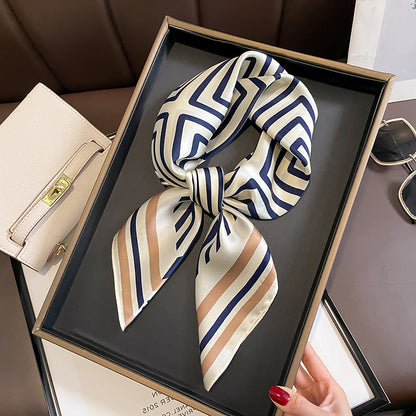 Foulard carré de soie 70 - Labyrinthe Indigo