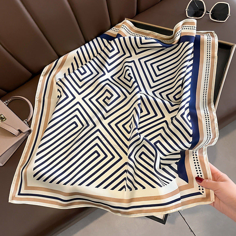 Foulard carré de soie 70 - Labyrinthe Indigo