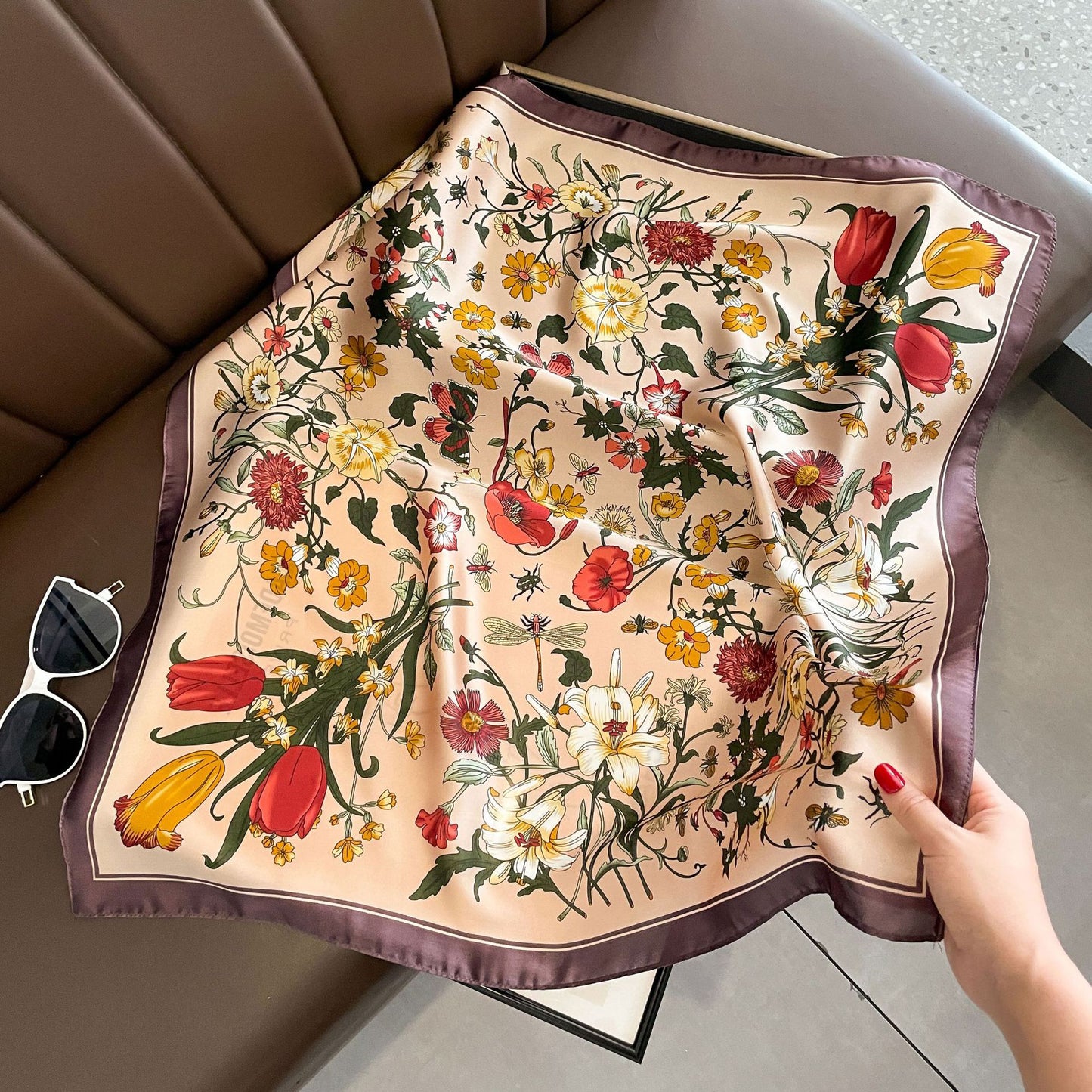 Foulard carré de soie 70 - Le Jardin Secret