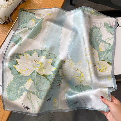 Foulard carré de soie 70 - Lotus et Carpes Koi