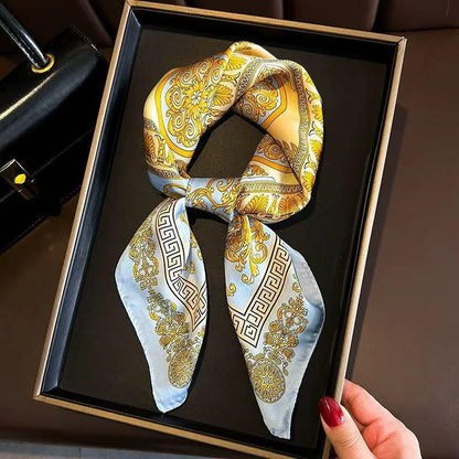 Foulard carré de soie 70 - Or Bleu Baroque