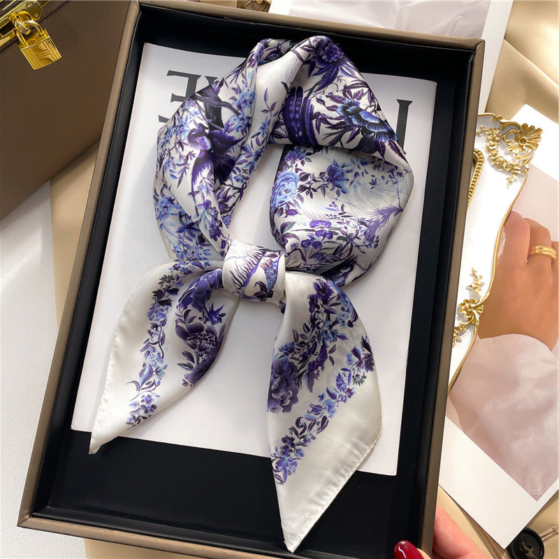 Foulard carré de soie 70 - Porcelaine Bleue