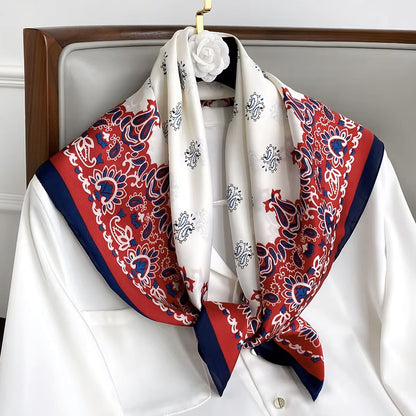 Foulard carré de soie 70 - Élégance Tricolore