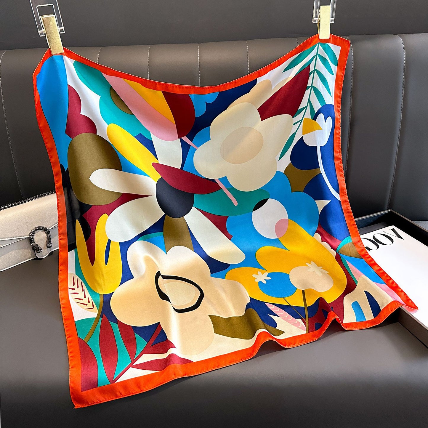 Foulard carré de soie 70 - Explosion Florale