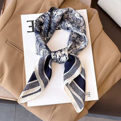 Foulard carré de soie 70 - Jardin Secret Bleu Nuit