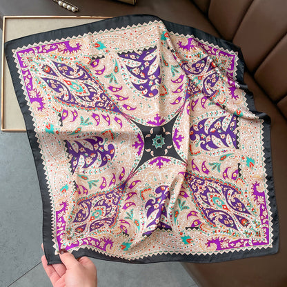 Foulard carré de soie 70 - Majesté Pourpre