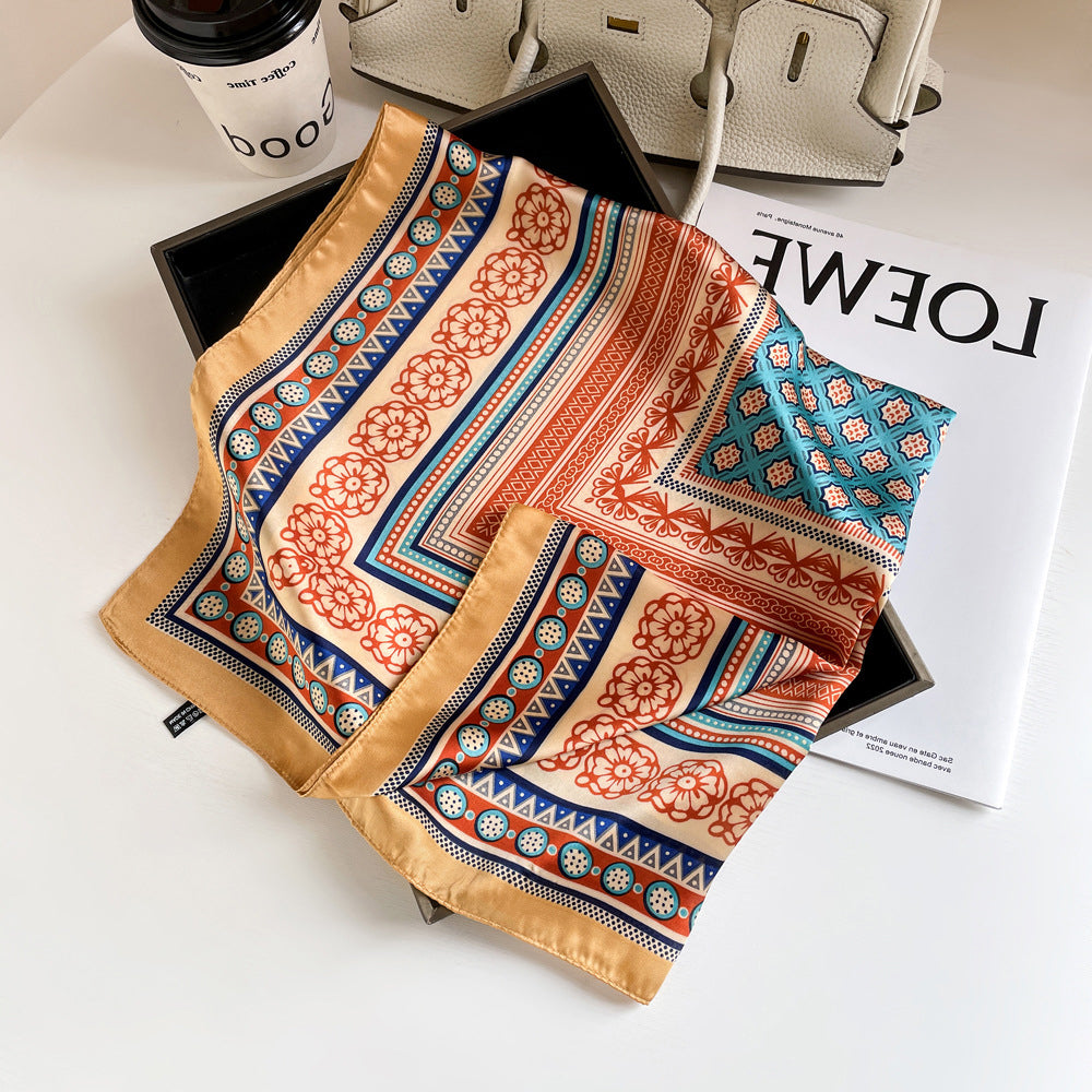 Foulard carré de soie 70 - Mosaïque Orientale