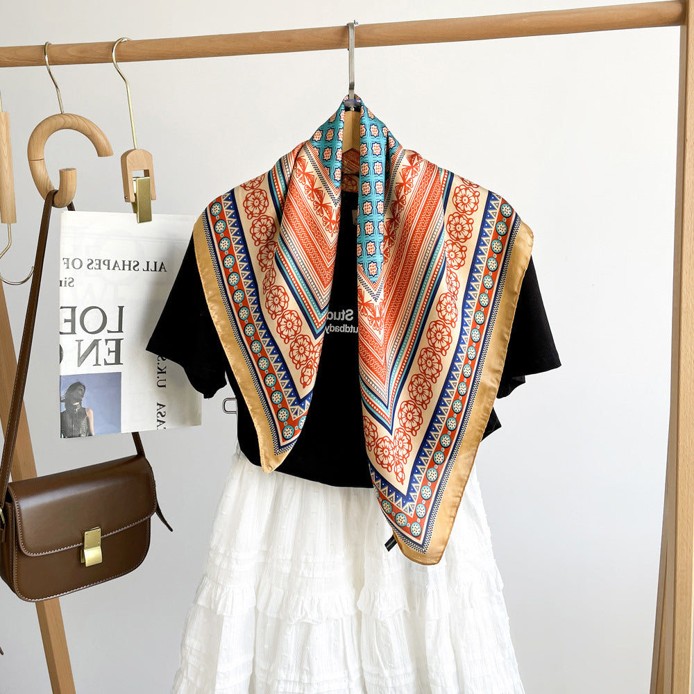 Foulard carré de soie 70 - Mosaïque Orientale