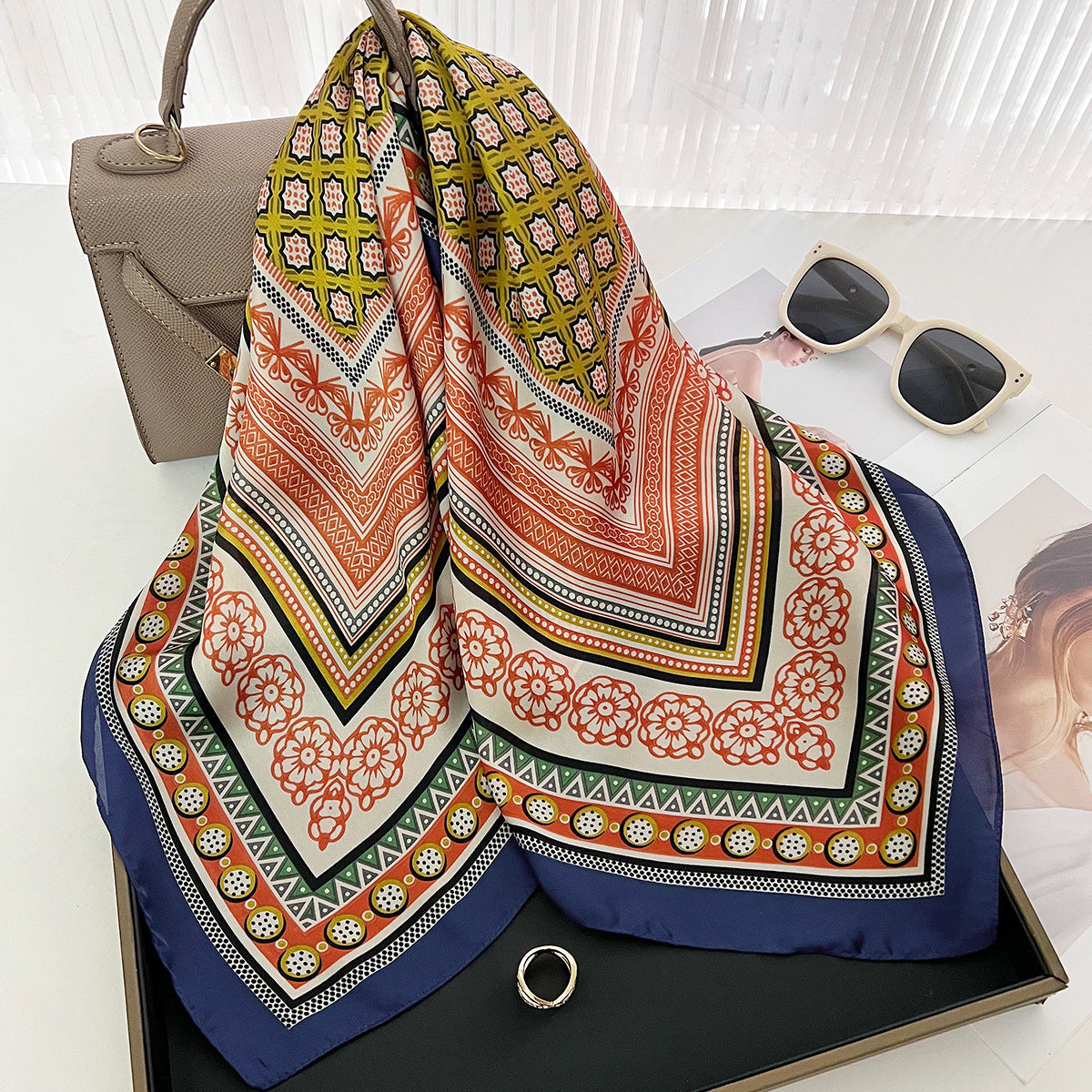 Foulard carré de soie 70 - Palais de Marrakech