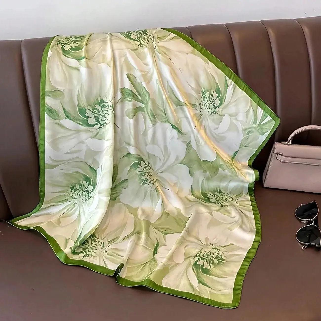 Foulard carré de soie 70 - Fleur de Brume-Maison Berettini