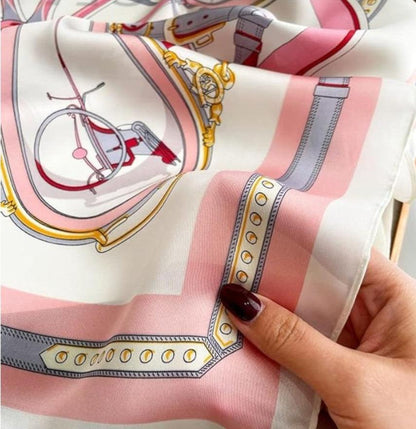 Foulard carré de soie 70 - La Ronde Équestre Rose-Maison Berettini