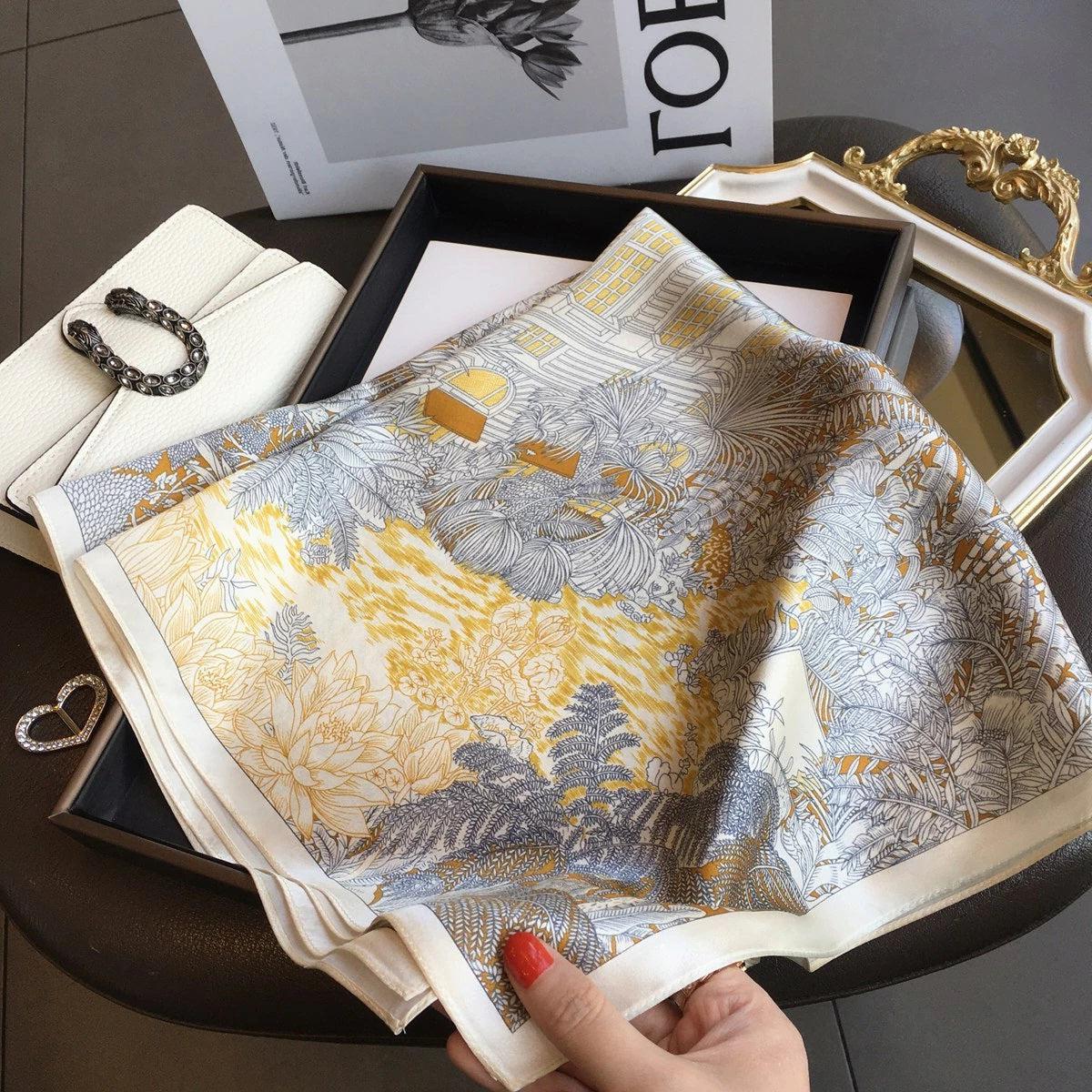 Foulard carré de soie 70 - Le Temple Sauvage-Maison Berettini